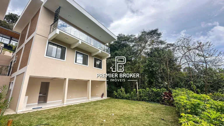 Imagem Casa com 4 dormitórios à venda, 200 m² por R$ 1.500.000,00 - Albuquerque - Teresópolis/RJ