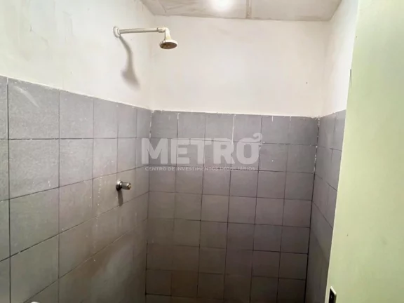Imagem Aluguel de Ponto Comercial na praça do coliseu, 100 aproximados
