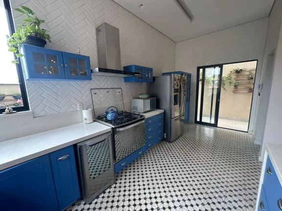 Imagem Casa de Alto Padrão no Bairro Cabral, Contagem  Oportunidade Imperdível!

Para quem busca um...