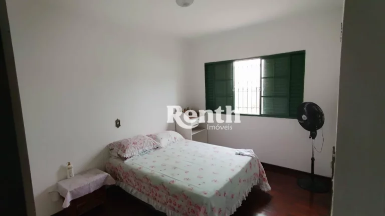 Imagem Casa com 2 dormitórios à venda, 106 m² por R$ 270.000,00 - Parque Universitário - Rio Claro/SP