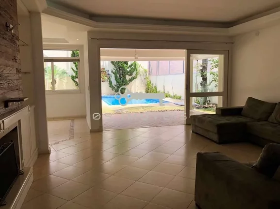 Imagem Casa no Condomínio SP II com 4 dorms - 2 suítes. Área gourmet e piscina!