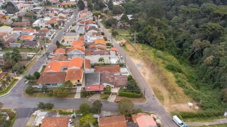 Imagem Terreno de esquina em Santa Felicidade