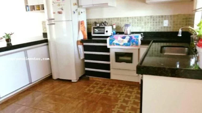 Imagem Casa para Venda em Santa Cruz da Conceição, Jardim Alto das Águas, 3 dormitórios, 1 banheiro, 4 vagas