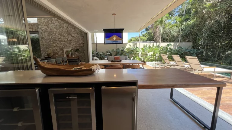 Imagem *Casa Excepcionalmente Decorada à Venda no Módulo 11, Riviera*