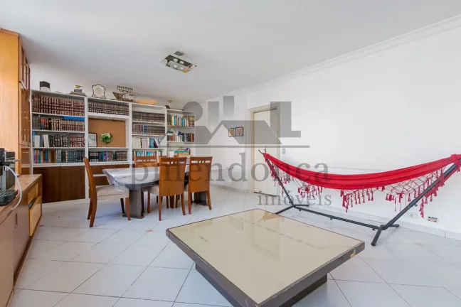 Imagem Apartamento na Avenida Angélica com 3 dormitórios (1 suíte) e 1 vaga, 196m²