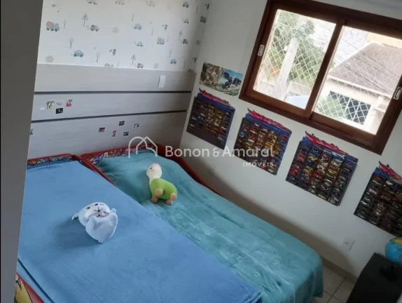 Imagem Casa aconchegante à venda no bairro Capuava, em Valinhos/SP, com ambientes espaçosos e cercada por...