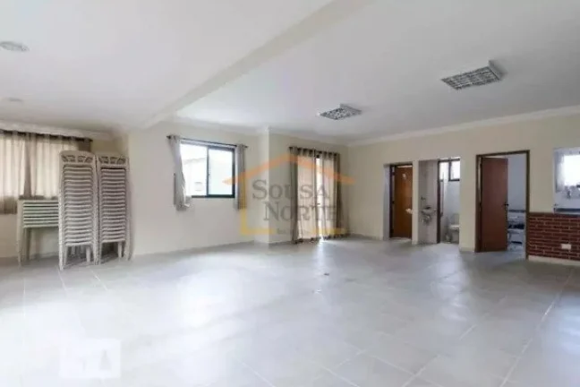 Imagem Apartamento amplo, com 3 dormitórios, sendo 1 suíte, 2 banheiros. Conta com varanda, box, armário...
