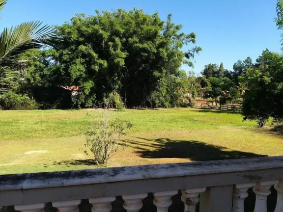 Imagem Essa é a chácara perfeita para quem está em busca de segurança e principalmente conforto, confira: