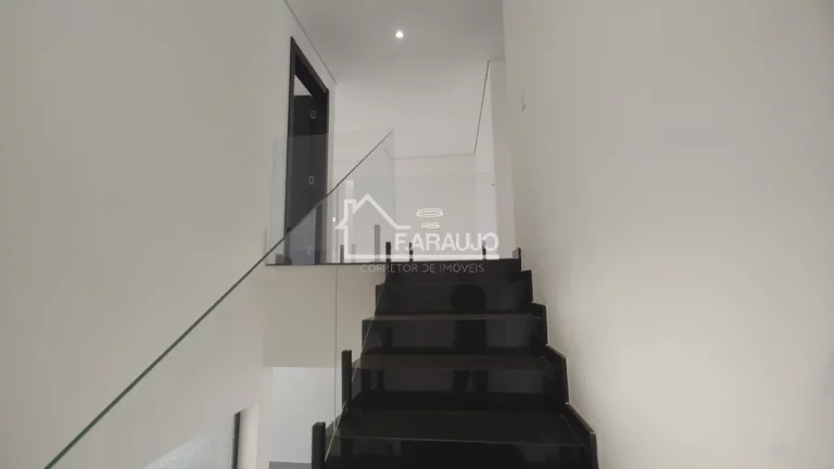 Imagem Casa em Condomínio à venda em Terras de São Francisco com 220m² 3 suítes, 4 vagas