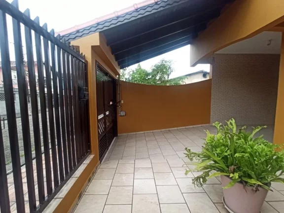 Imagem Sobrado com 3 dormitórios à venda, 183 m² por R$ 580.000 - Vila Ponte Nova - Cubatão/SP