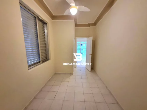 Imagem PITANGUEIRAS- UMA QUADRA DA PRAIA , TOTALMENTE REFORMADO, GARAGEM DEMARCADA NO PRÉDIO.