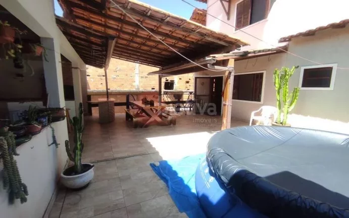 Imagem Casa independente a venda de 5 quartos no cond. dos Pássaros em Cabo Frio