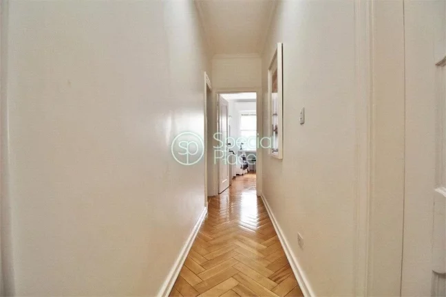 Imagem Excelente apartamento com 230mÂ² em HigienÃ³polis. Amplo living com sacada e janelÃµes, lavabo, 03 Ã...