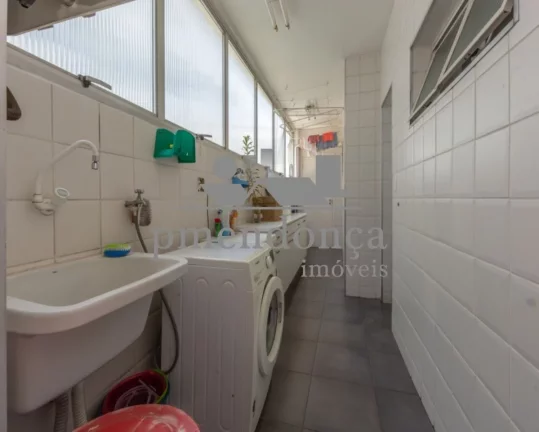 Imagem Apartamento na Rua Sergipe com 3 quartos (1 suíte) e 1 vaga, 220m².