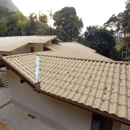 Imagem Vendo esta maravilhosa casa em Condomínio fechado. Nova Friburgo.