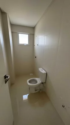 Imagem Apartamento com 4 suítes e 2 vagas de garagem no Centro em Itapema/SC