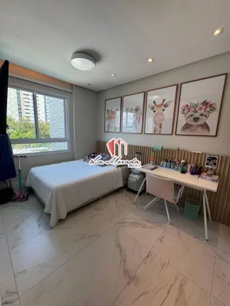 Imagem Diamond, ADRIANÓPOLIS, Reformado e Mobiliado! 202m2, 3 suítes, 3 vagas