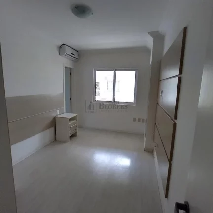 Imagem Apartamento Quadra Mar com 3 dormitórios à venda no Centro de Balneário Camboriú