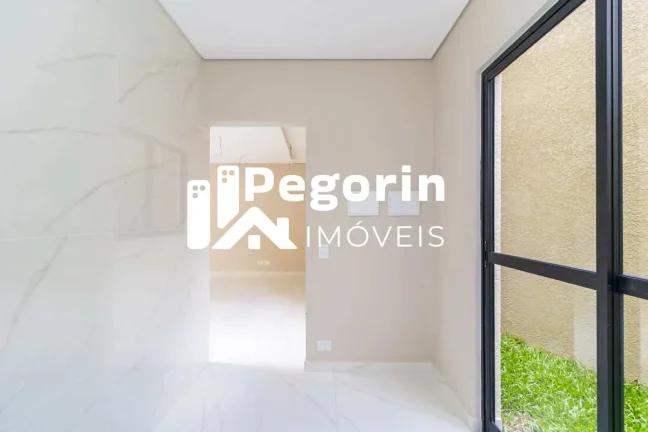 Imagem Sobrado à venda em Curitiba, Uberaba, com 3 quartos, 104m²