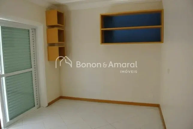 Imagem Casa para locação - Conforto e Espaço em Condomínio

Com 740 m² de terreno e 450 m² de constru...