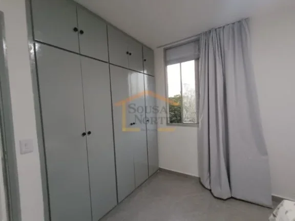 Imagem Apartamento recém-reformado com 82m², distribuído em sala ampla para 2 ambientes, 3 dormitórios,...