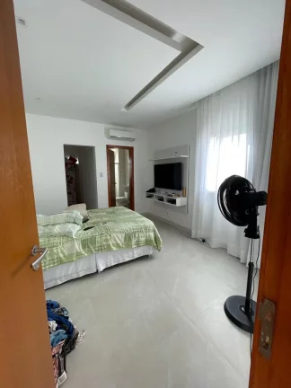 Imagem Casa à venda no Condomínio Biratan Carvalho - Confira as incríveis 4 suítes e espaço gourmet!