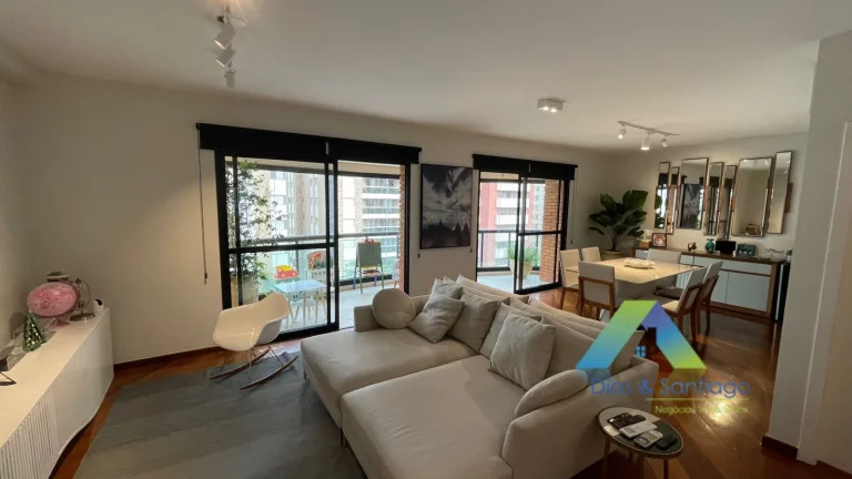Imagem Apartamento de alto padrão com 170m² em Moema Pássaros fora da rota dos aviões e a 10 minutos a pé do Parque Ibirapuera.