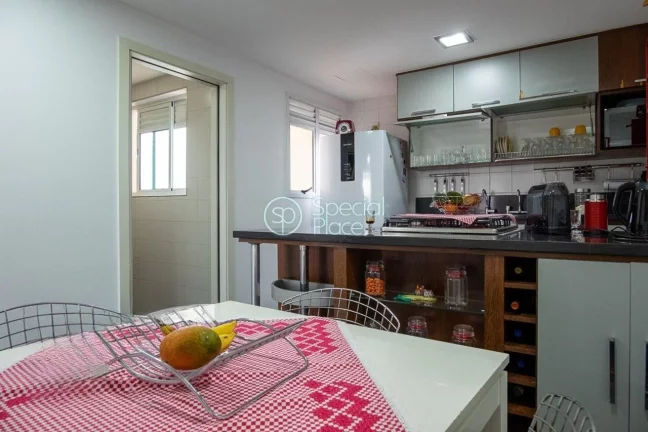 Imagem Reformado com ótima planta na Vl Romana Apartamento amplo, rico em armários, varanda envidraçada,...