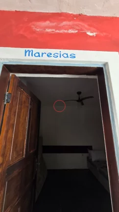 Imagem POUSADA A VENDA, COM 14 SUÍTES, 2 COZINHAS, SALÃO AMPLO PARA ALMOÇO OU CAFÉ DA MANHÃ , COM ESTACIONAMENTO GRANDE E PISCINA.