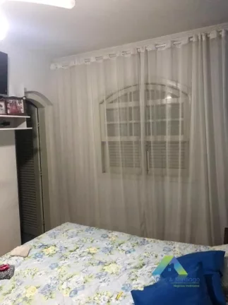 Imagem Excelente sobrado com 3 dormitórios, 3 vagas, 3 banheiros com facil acesso a comércios e principais avenidas