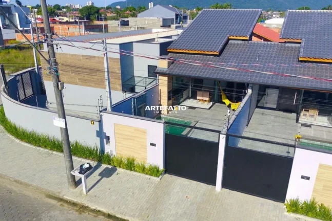 Imagem Oportunidade em Peruíbe – Casa com suíte e 3 vagas!