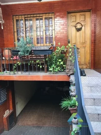 Imagem Excelente oportunidade casa a 5 minutos da estação metro Saúde com 3 dormitórios, 2 vagas, quintal excelente localização e valor !