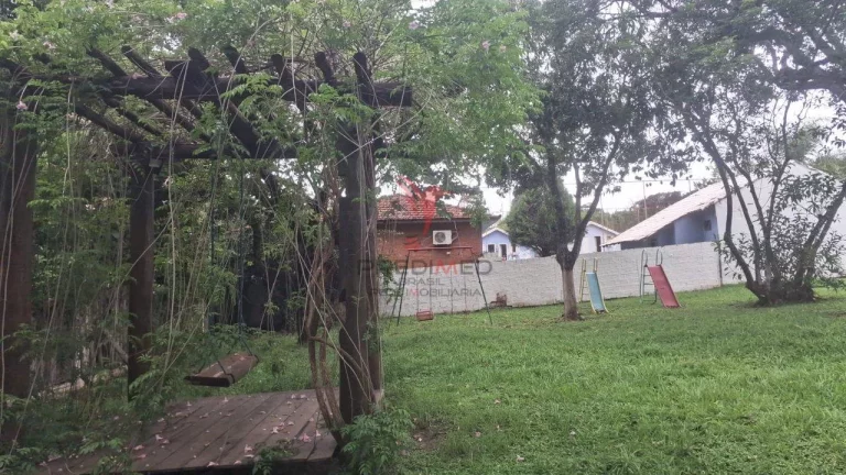 Imagem Vendo Lindíssima Chácara em Águas de São Pedro - SP