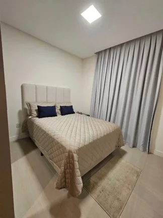 Imagem Apartamento com 4 dormitórios sendo 2 suítes e 4 vagas de garagem no Centro de Balneário Camboriú