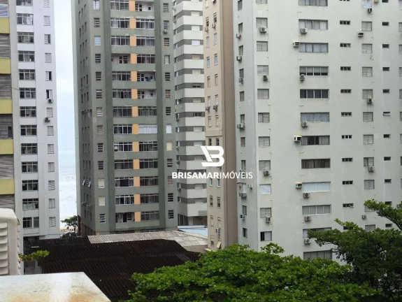 PITANGUEIRAS- UMA QUADRA DO MAR , LOCALIZAÇÃO ESPETACULAR , VISTINHA MAR , GARAGEM NO PRÉDIO.