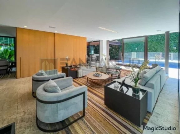 Imagem Casa dos sonhos no coração do Jardim América! Com uma área de 772m², esta casa totalmente reformada e mobiliada oferece conforto, luxo e modernidade