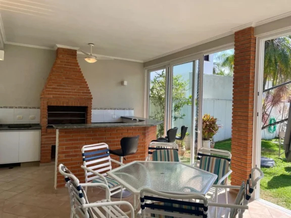 Imagem Casa à venda na Riviera de São Lourenço Módulo 03: 4 quartos, 4 suítes, 3 salas, 8 vagas de garagem e 329,74 m² de área.