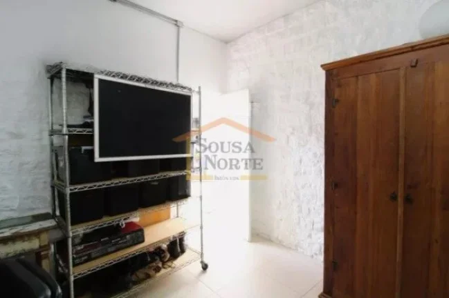 Imagem Casa estilo rústico industrial em condomínio fechado com guarita e segurança 24h. Terreno de 278m...