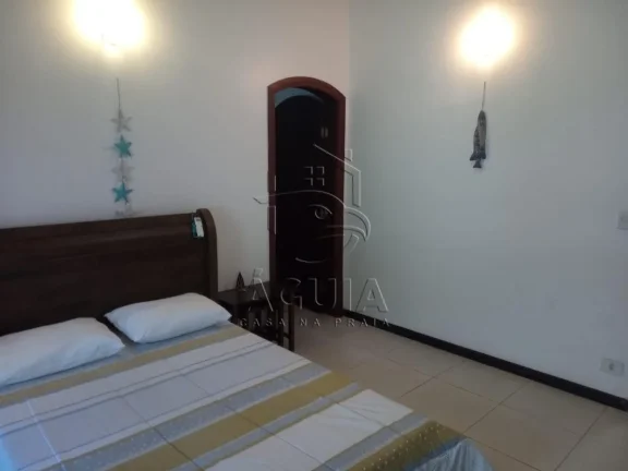 Imagem Casa pé na areia na Praia da Lagoinha em condomínio alto padrão!