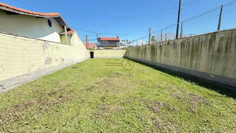 Imagem Terreno em Peruíbe, para construção de casa murado, aterrado e com calçada.