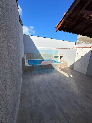Imagem Casa à 900 metros da Praia da Plataforma em Mongaguá com piscina !