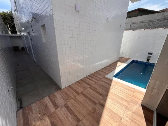 Imagem CASA SOBREPOSTA BAIXA NOVA EM FINO ACABAMENTO NO EMBARÉ
