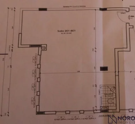 Destaque seu negócio! Sala comercial de 61,88m² no centro, próxima ao Hospital d