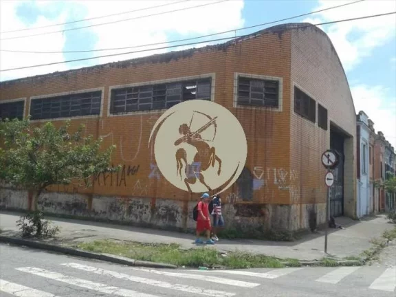 Imagem OPORTUNIDADE! EXCELENTE GALPÃO DE ESQUINA, PRECISA DE PEQUENOS REPAROS. LOCALIZAÇÃO ADEQUADA PARA...