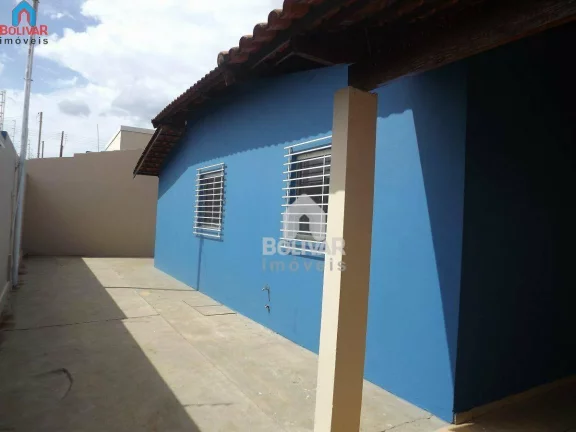 Imagem Casa com 2 dormitórios à venda, 99 m² por R$ 300.000,00 - Setor Nossa Senhora da Saúde - Itumbiara/GO