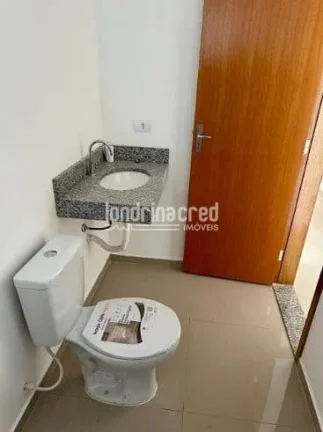 Imagem Casa geminada na zona norte de Londrina com 2 dormitórios, sala, cozinha, banheiro, garagem e 100m² de terreno. Oportunidade imperdível!