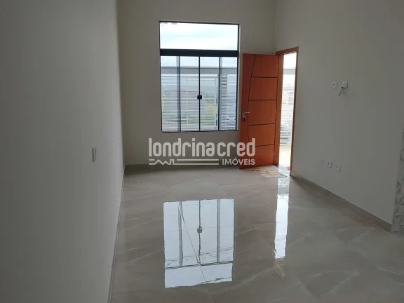 Imagem Casa com 2 quartos (1 suíte), sala com pé direito alto, copa, banheiro social e garagem coberta em lote de 126m² – Pronta para morar!