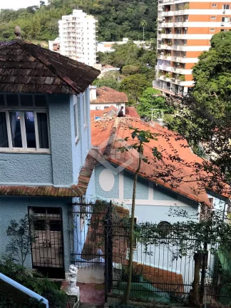 Imagem Casarão histórico estilo castelo, luxo e Requinte