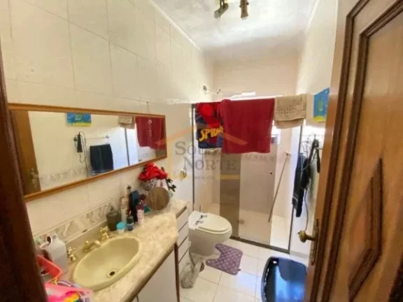 Imagem Sobrado 3 dormitórios, sendo 1 suíte, sala ampla, lavabo, grades em todas as janelas e portas, arm...