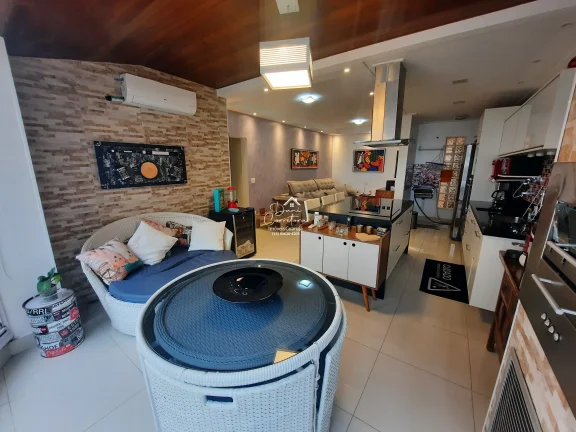 Imagem Excelente oportunidade: Apartamento atualizado com vista no Guarujá-SP, bairro Pitangueiras, 1 quarto, 2 salas, 1 banheiro, 2 vagas de garagem, 65m².